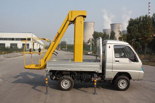 點(diǎn)擊查看詳細(xì)信息<br>標(biāo)題：電動高空作業(yè)車 閱讀次數(shù)：3724