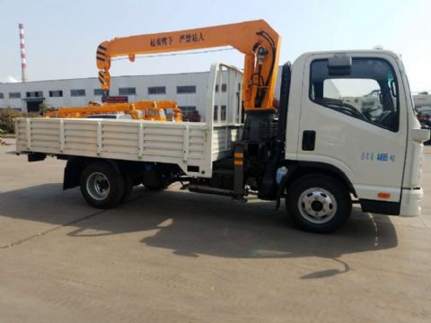 點擊查看詳細(xì)信息<br>標(biāo)題：3.2噸凱馬國五隨車吊 閱讀次數(shù)：2560