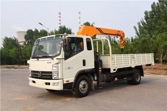 點(diǎn)擊查看詳細(xì)信息<br>標(biāo)題：5噸凱馬隨車吊 閱讀次數(shù)：2767