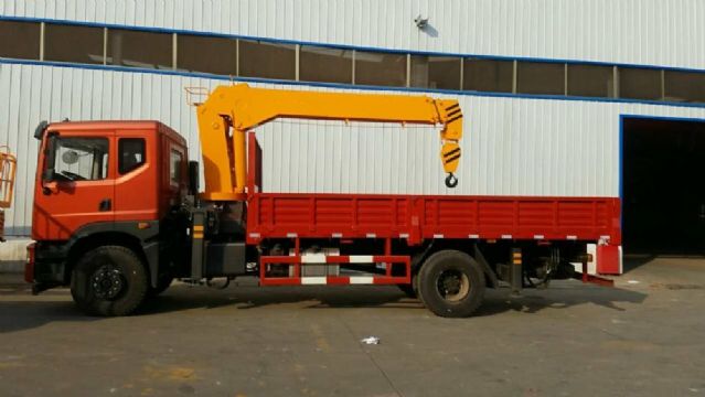 點擊查看詳細信息<br>標題：8噸隨車吊 閱讀次數(shù)：2687