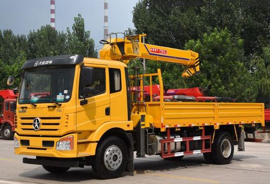 點擊查看詳細信息<br>標題：8噸大運隨車吊 閱讀次數(shù)：2234