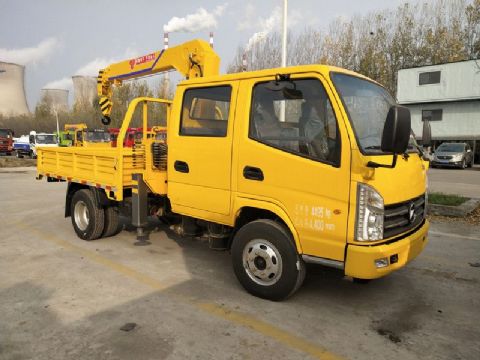 點擊查看詳細信息<br>標題：凱馬雙排隨車吊 閱讀次數(shù)：2355