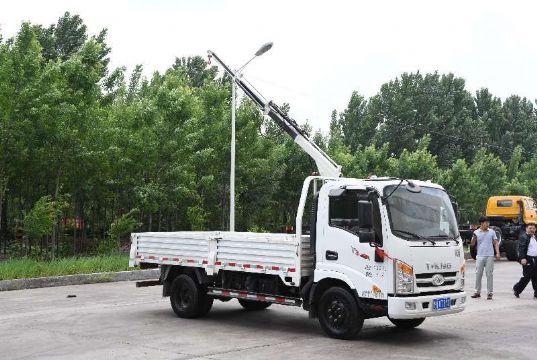 點擊查看詳細信息<br>標題：1.2噸折臂吊 閱讀次數(shù)：2043