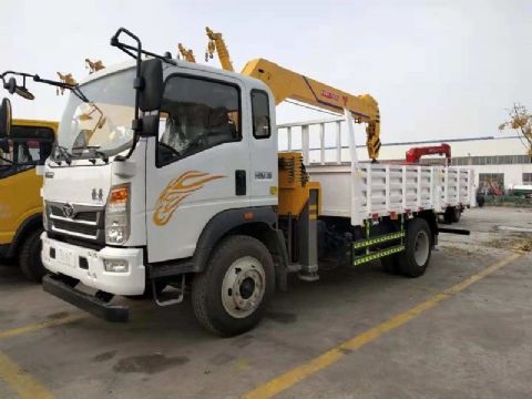 點擊查看詳細信息<br>標題：5噸重汽豪曼隨車吊 閱讀次數(shù)：2487