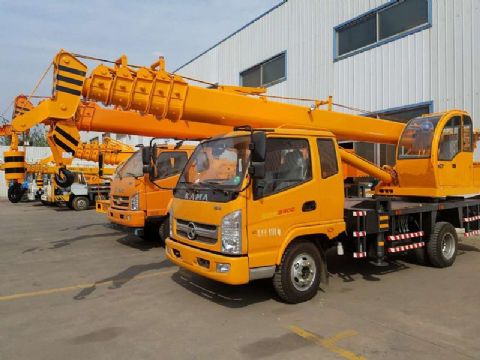 點擊查看詳細信息<br>標題：8噸凱馬汽車吊 閱讀次數(shù)：2413