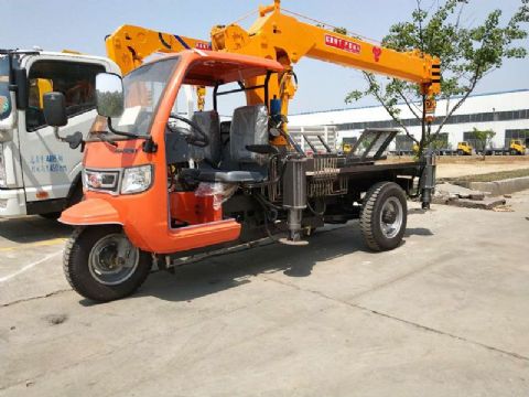 點擊查看詳細信息<br>標題：三輪隨車吊 閱讀次數(shù)：2170