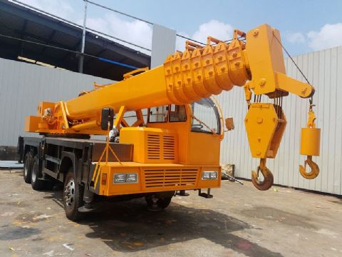 點擊查看詳細信息<br>標題：18噸后雙橋自制吊 閱讀次數(shù)：2538